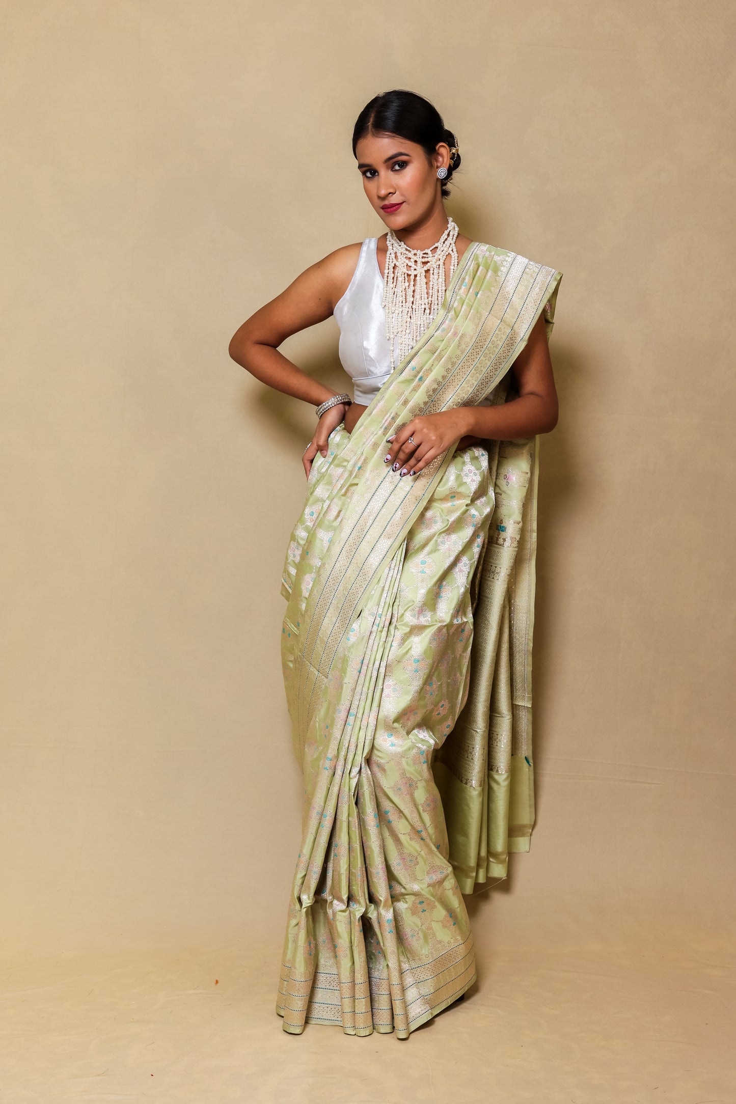 Cream Tissue Border Booty Pure Handloom Banarasi Saree