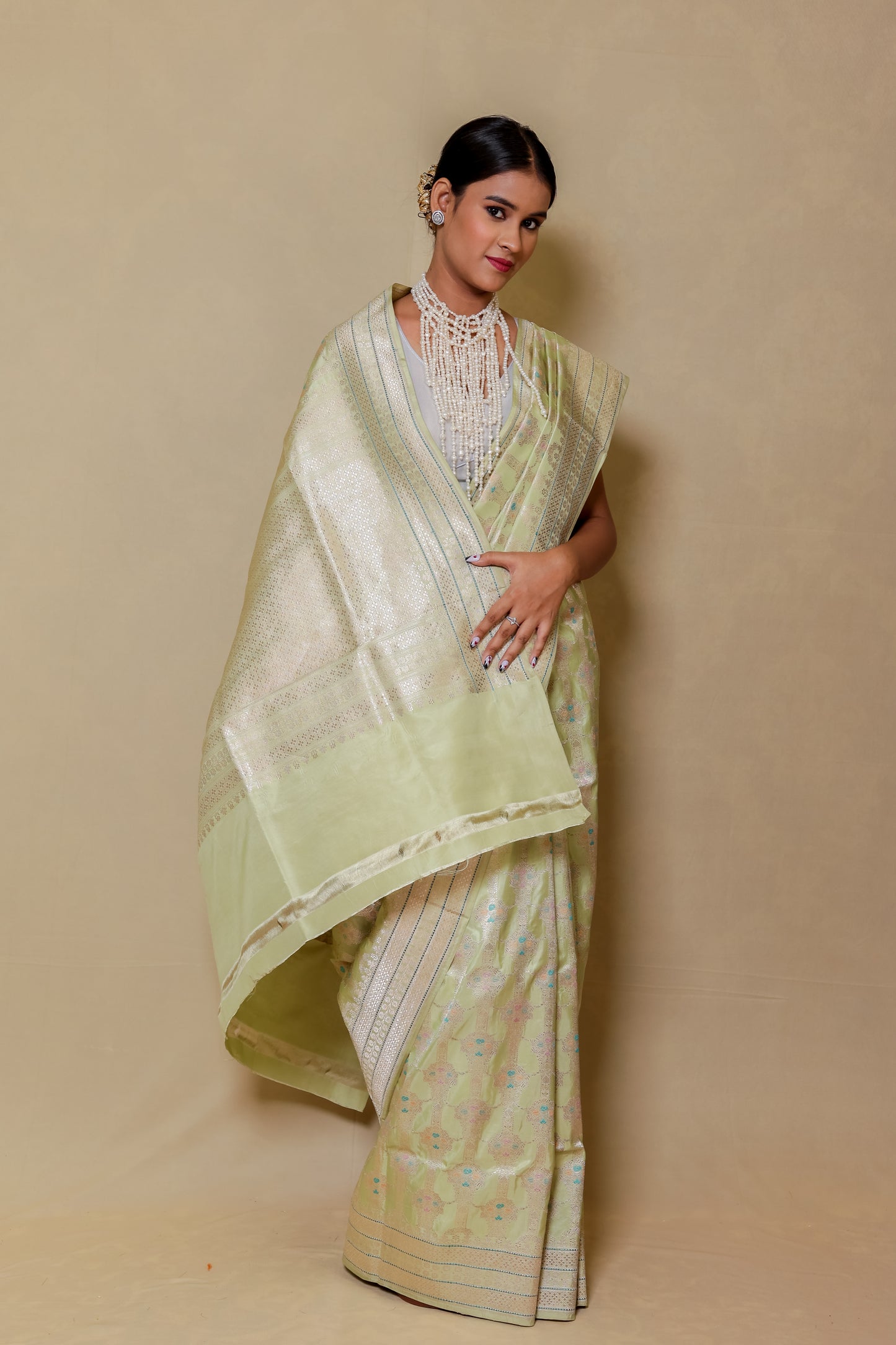 Cream Tissue Border Booty Pure Handloom Banarasi Saree