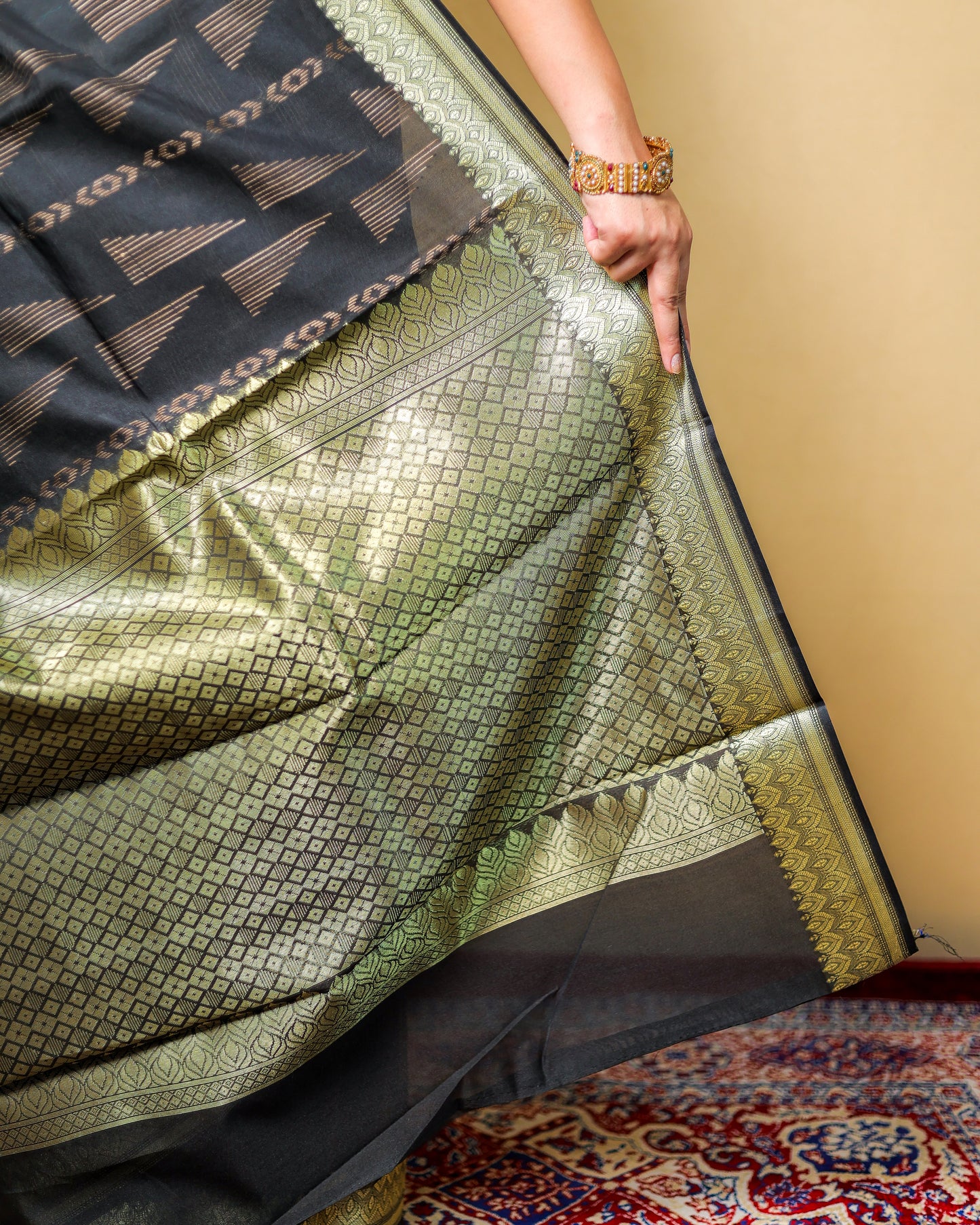 Elegant Black & Gold Woven Silk Saree with Blouse Piece – 6m Saree + 2m Blouse