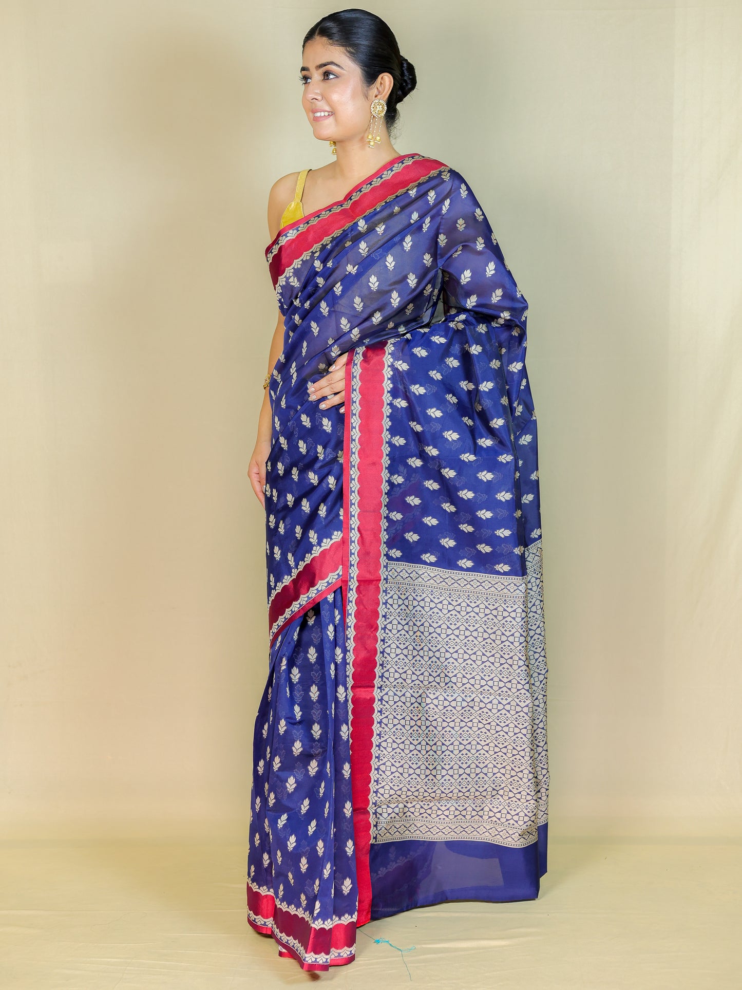 Blue Cotton Saree with Printed Border – Daily Wear Saree with Blouse Piece