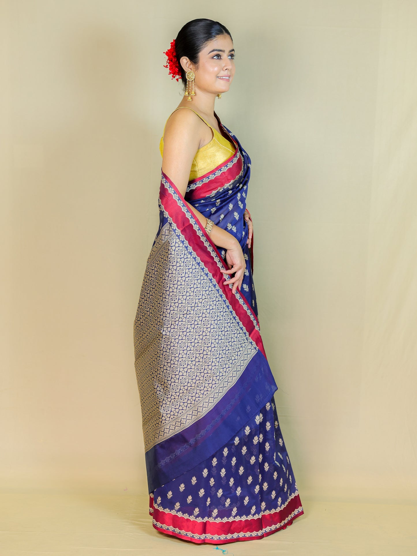Blue Cotton Saree with Printed Border – Daily Wear Saree with Blouse Piece