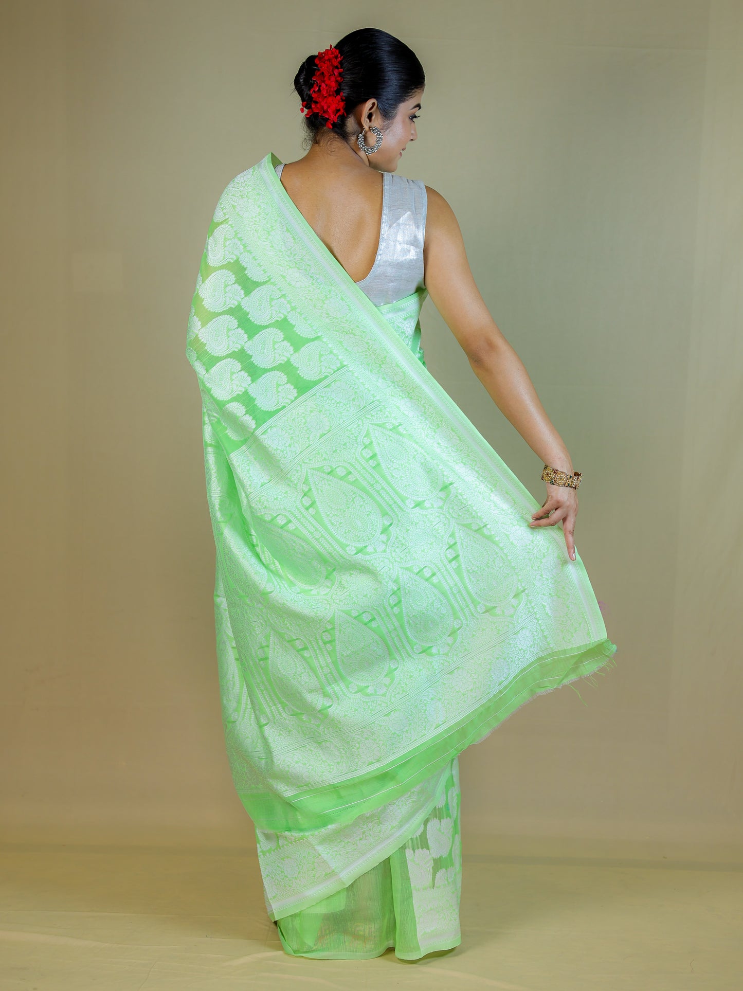 Elegant Green Cotton Saree with Blouse Piece – Daily & Festive Wear