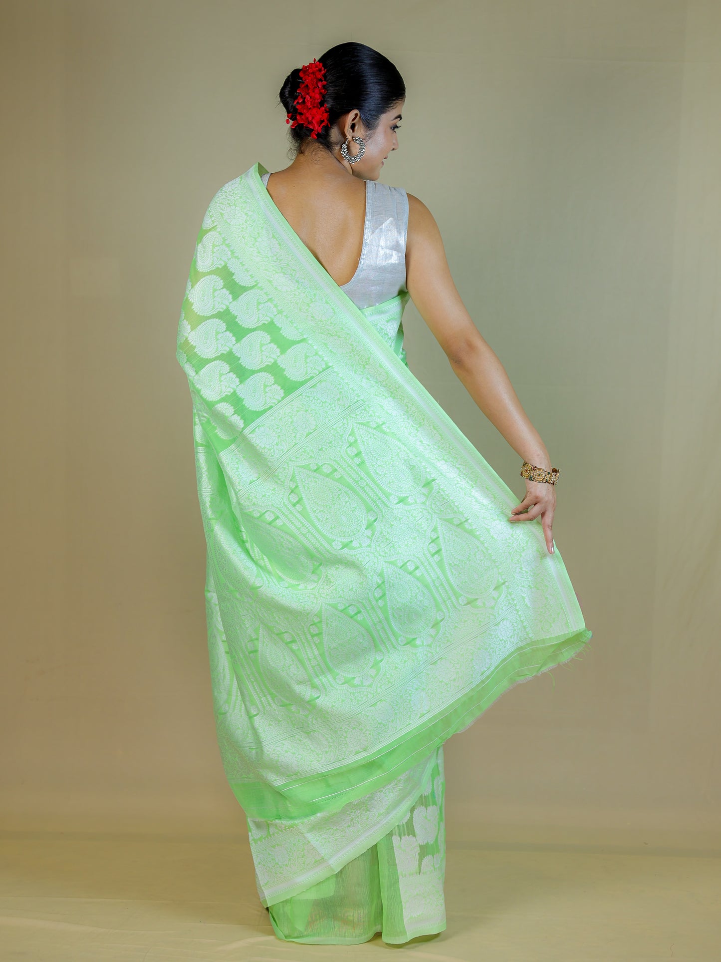 Elegant Green Cotton Saree with Blouse Piece – Daily & Festive Wear