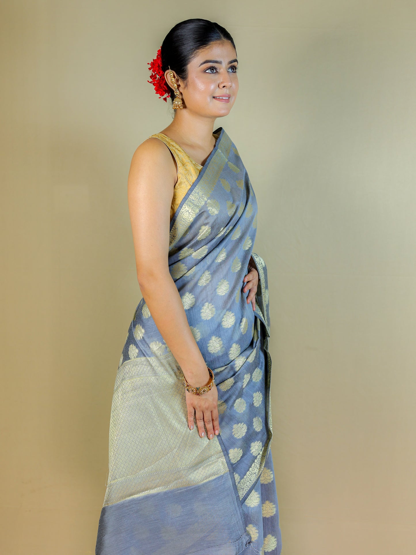 Elegant Grey Banarasi Silk Saree with Golden Zari Work & Blouse Piece