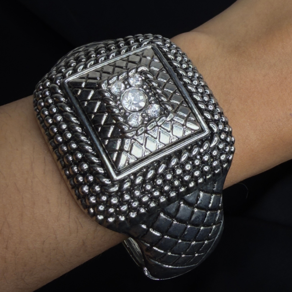 Oxidised Statement Kada make a discreption