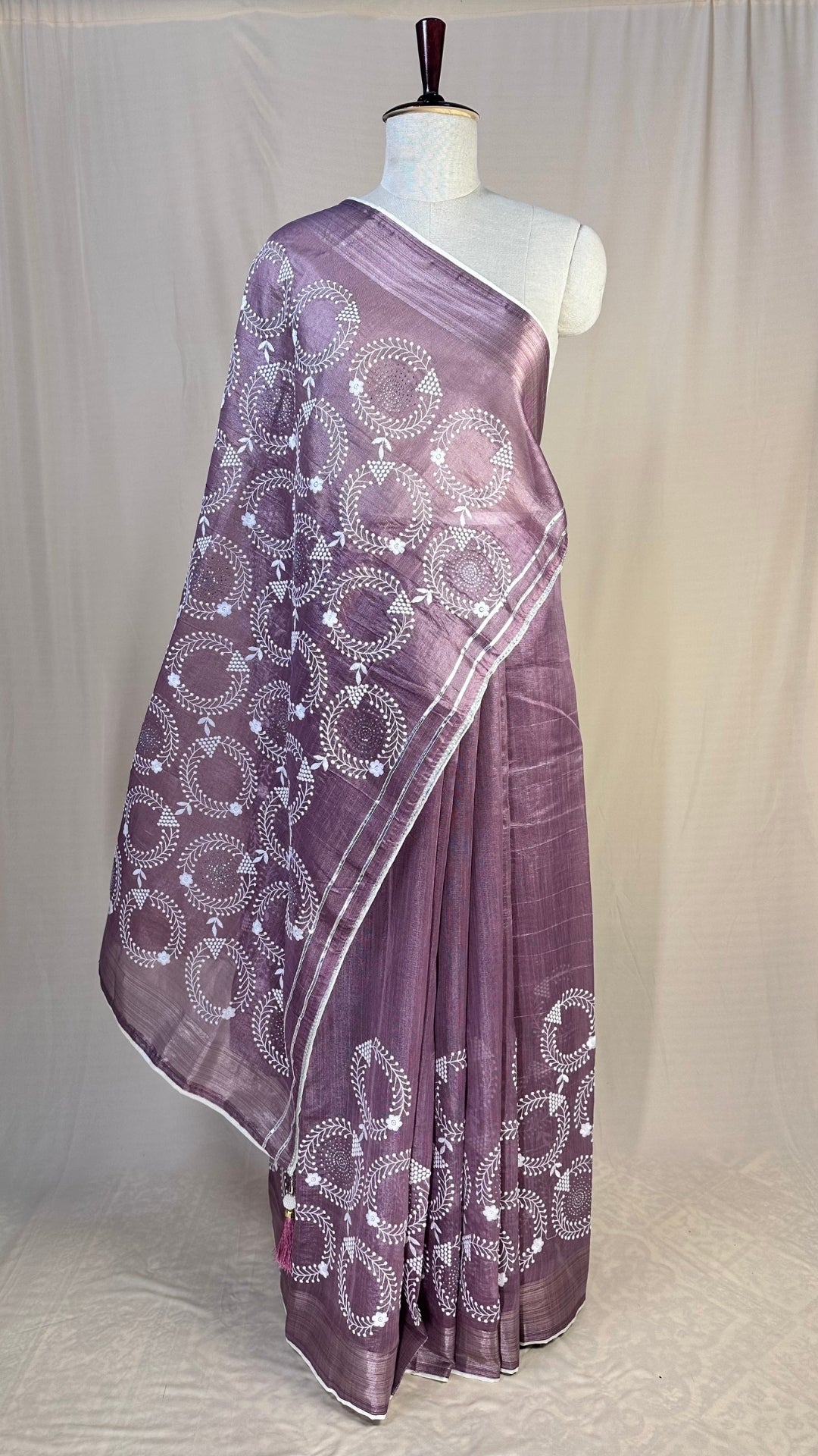 Elegant purple tissue Saree with Embroidery border& Floral Motifs,
