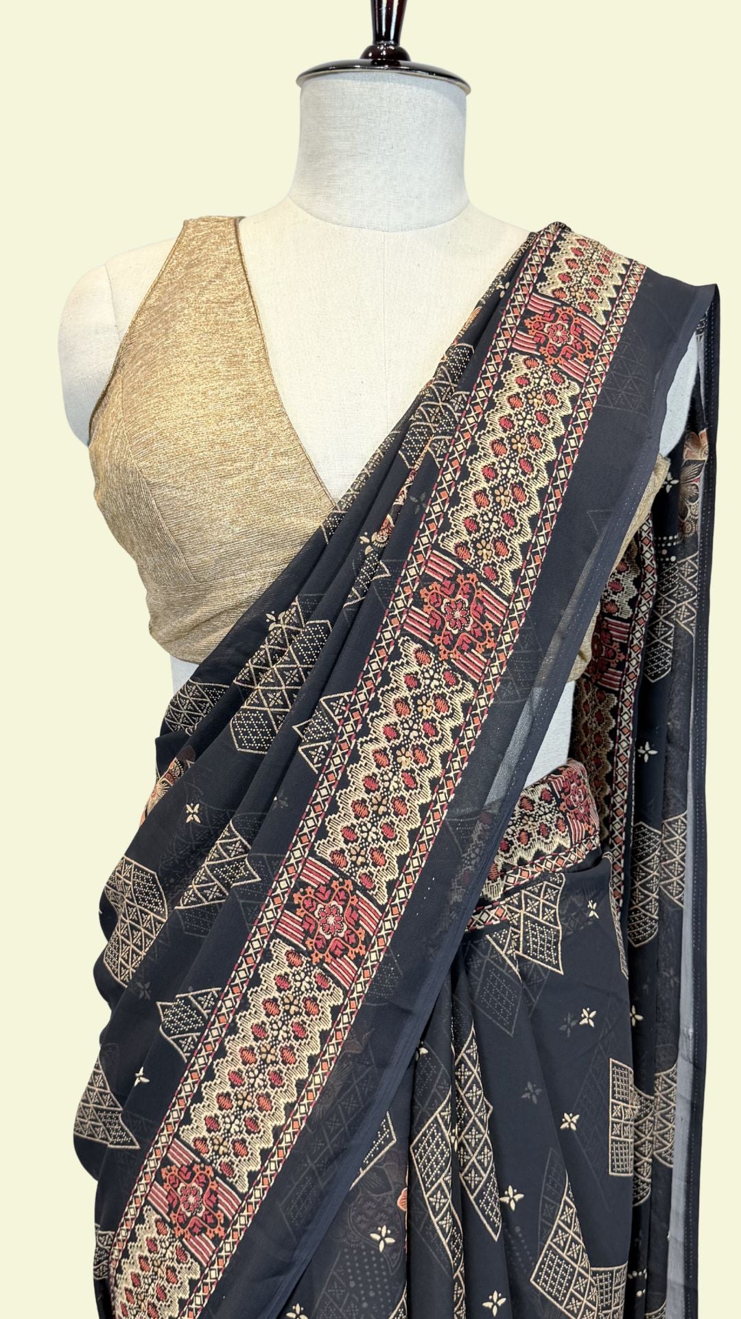 Black Geometric Printed Synthetic Saree
