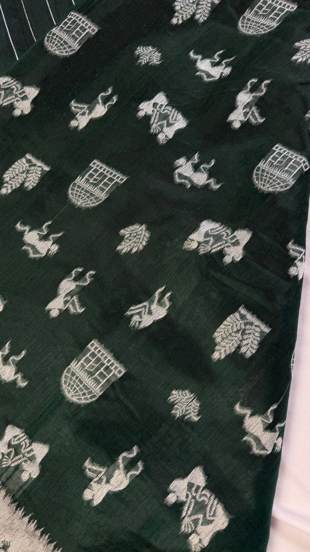 Banarashe greenn & Cream Handloom Banarasi Cotton Saree with Tribal Motifs