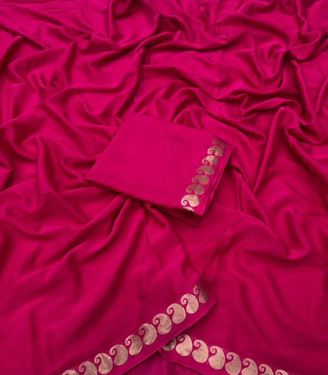 Magenta Pink Viscose Crepe Georgette Saree with Chit Pallu Border