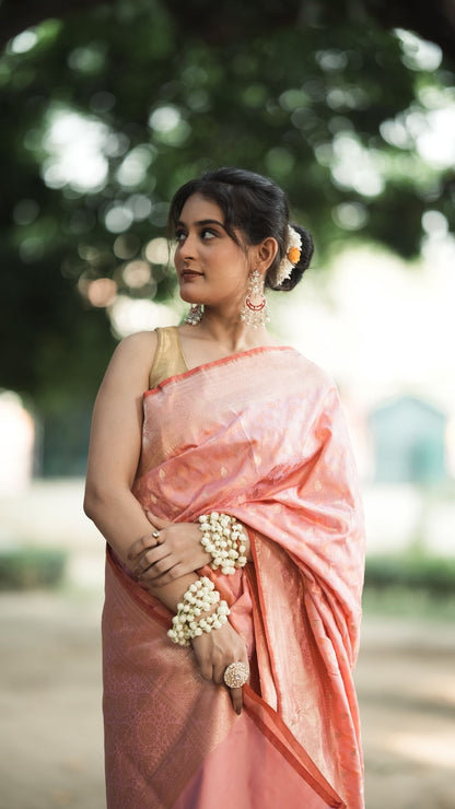 Pure Silk Handloom Tanchoi Booti Saree – Pink with Golden Zari Border