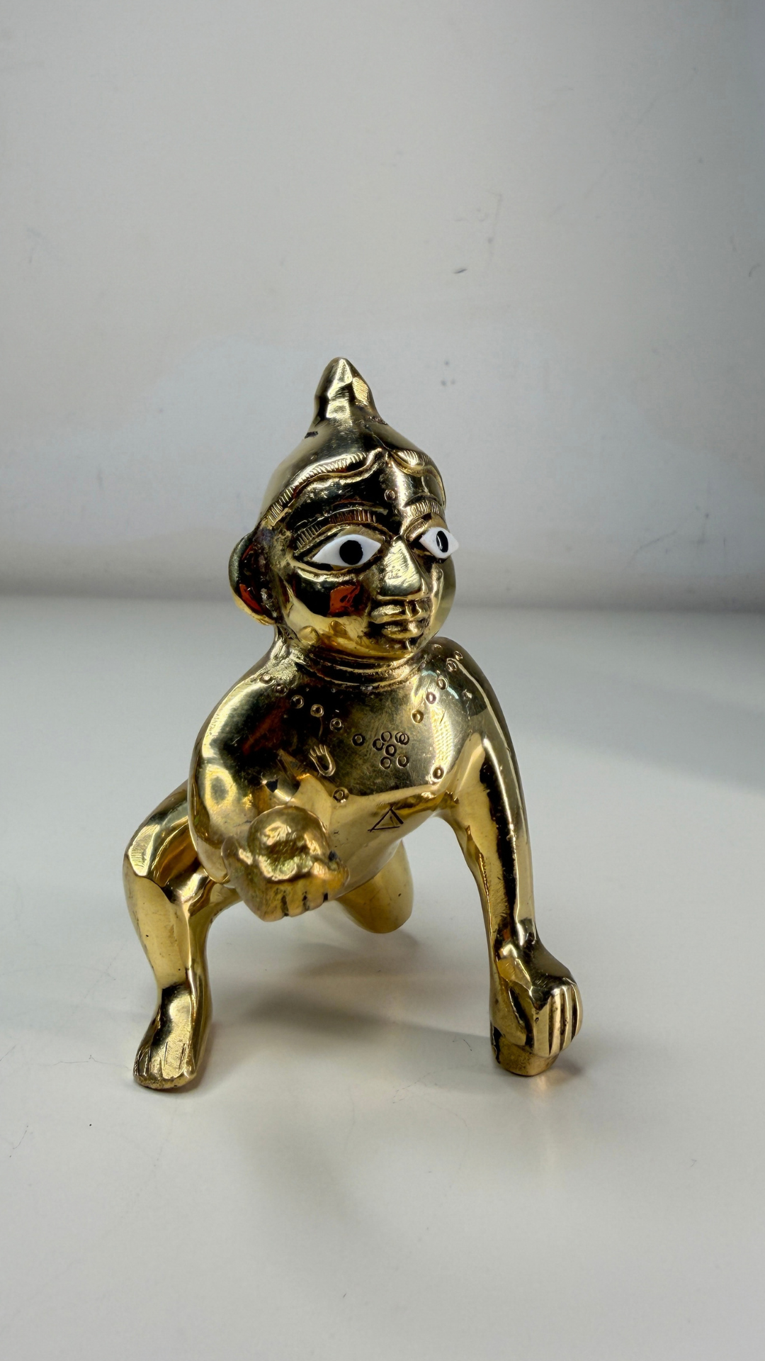 Premium Handcrafted Brass Laddu Gopal Idol – Crawling Bal Krishna Murti for Home Temple & Pooja