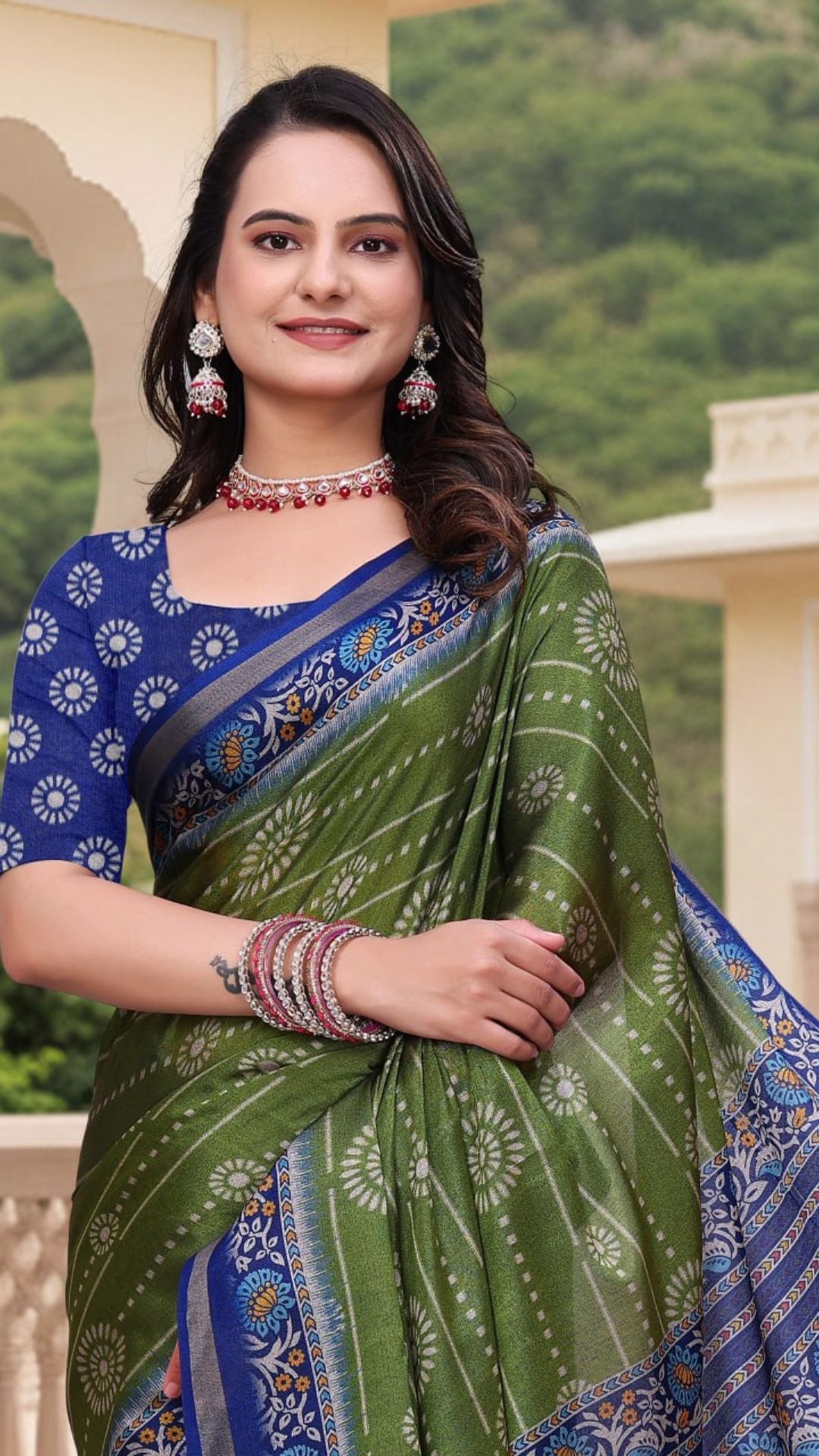 Elegant Green Mal Cotton Saree with Blue Designer Pallu & Woven Prints