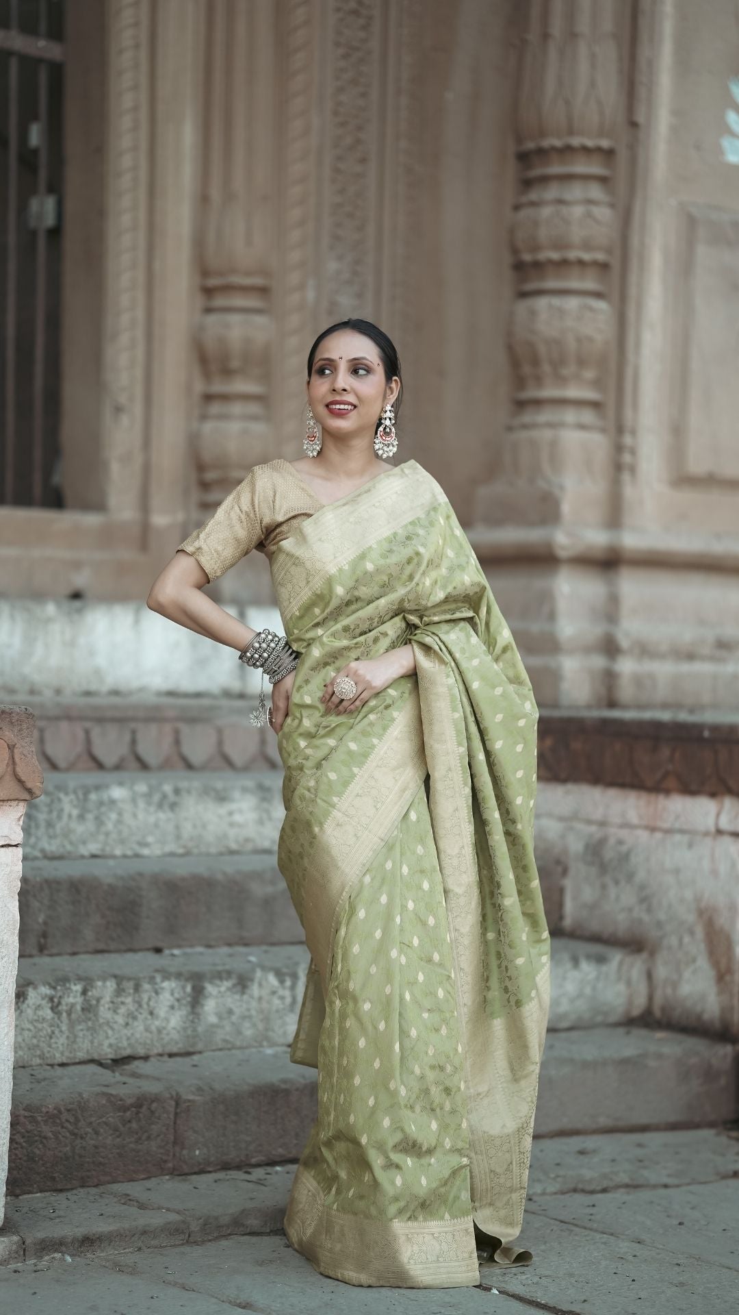 Banarashe Pure Silk Handloom Tanchoi Zari Booti Saree in Sage Green