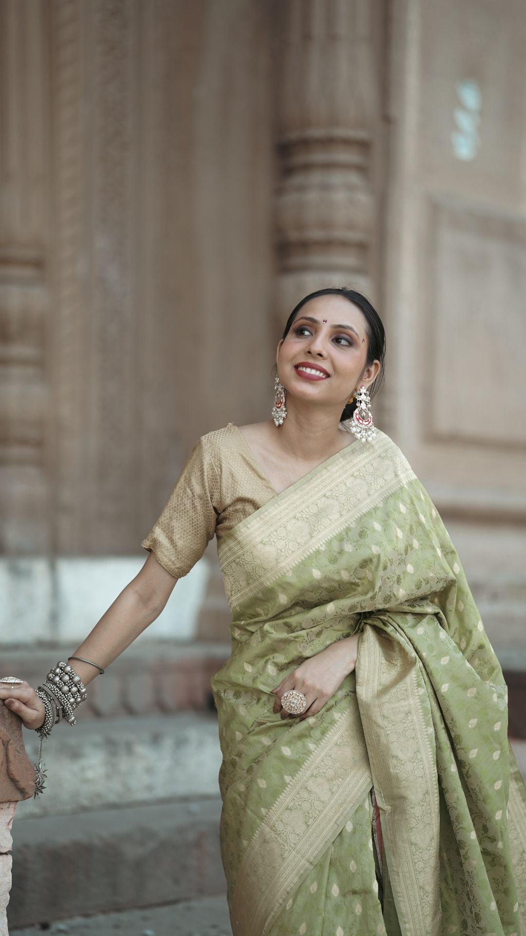 Banarashe Pure Silk Handloom Tanchoi Zari Booti Saree in Sage Green