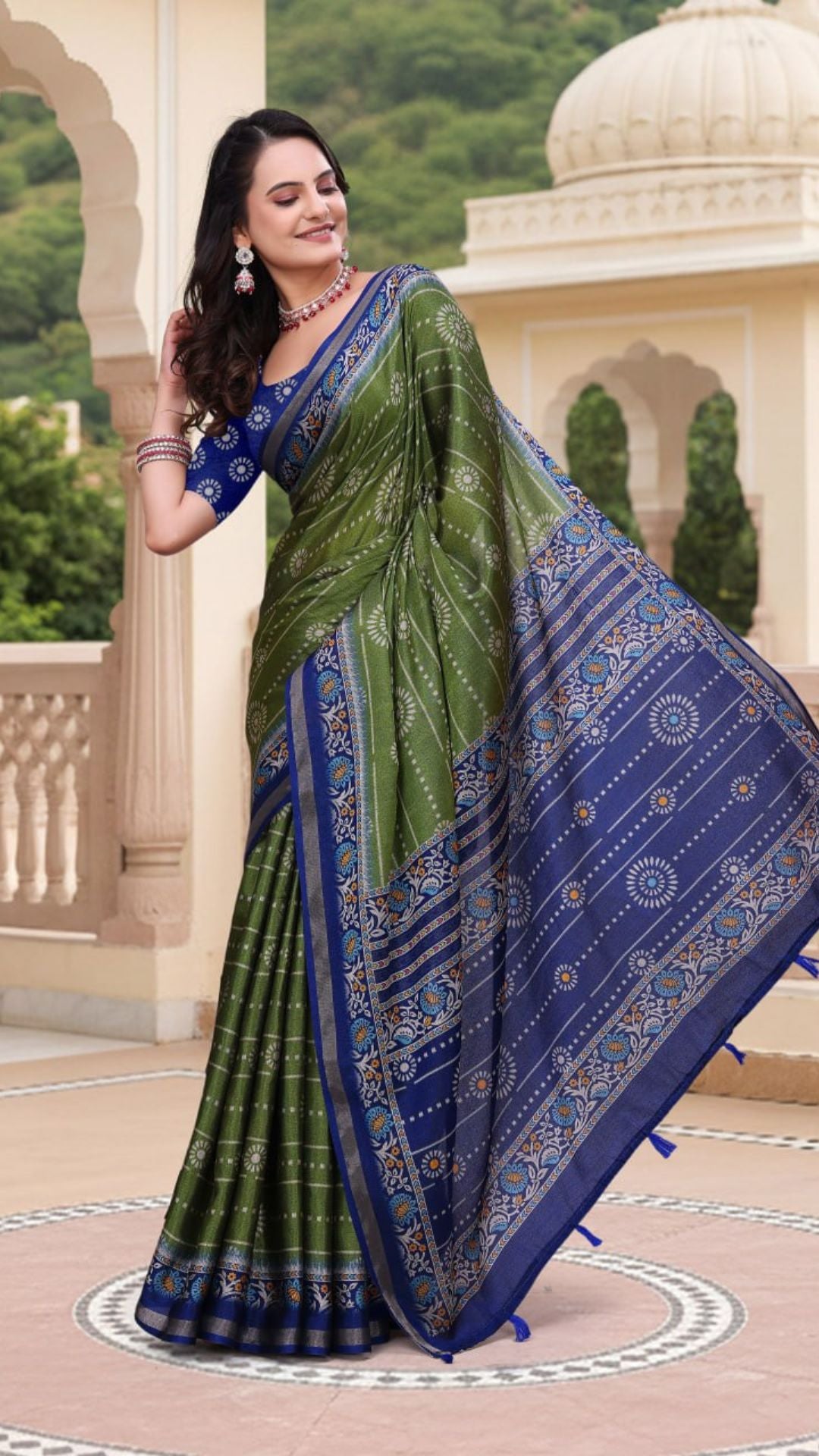 Elegant Green Mal Cotton Saree with Blue Designer Pallu & Woven Prints