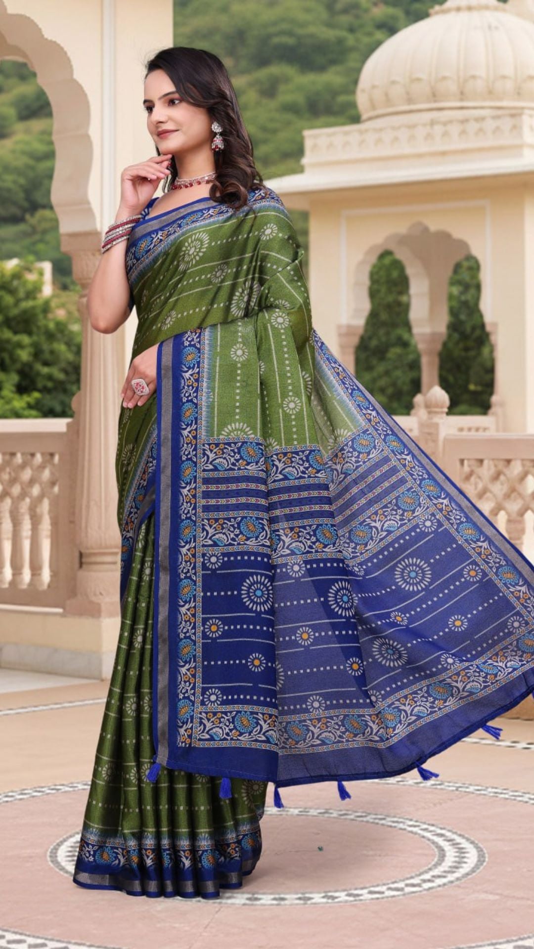 Elegant Green Mal Cotton Saree with Blue Designer Pallu & Woven Prints