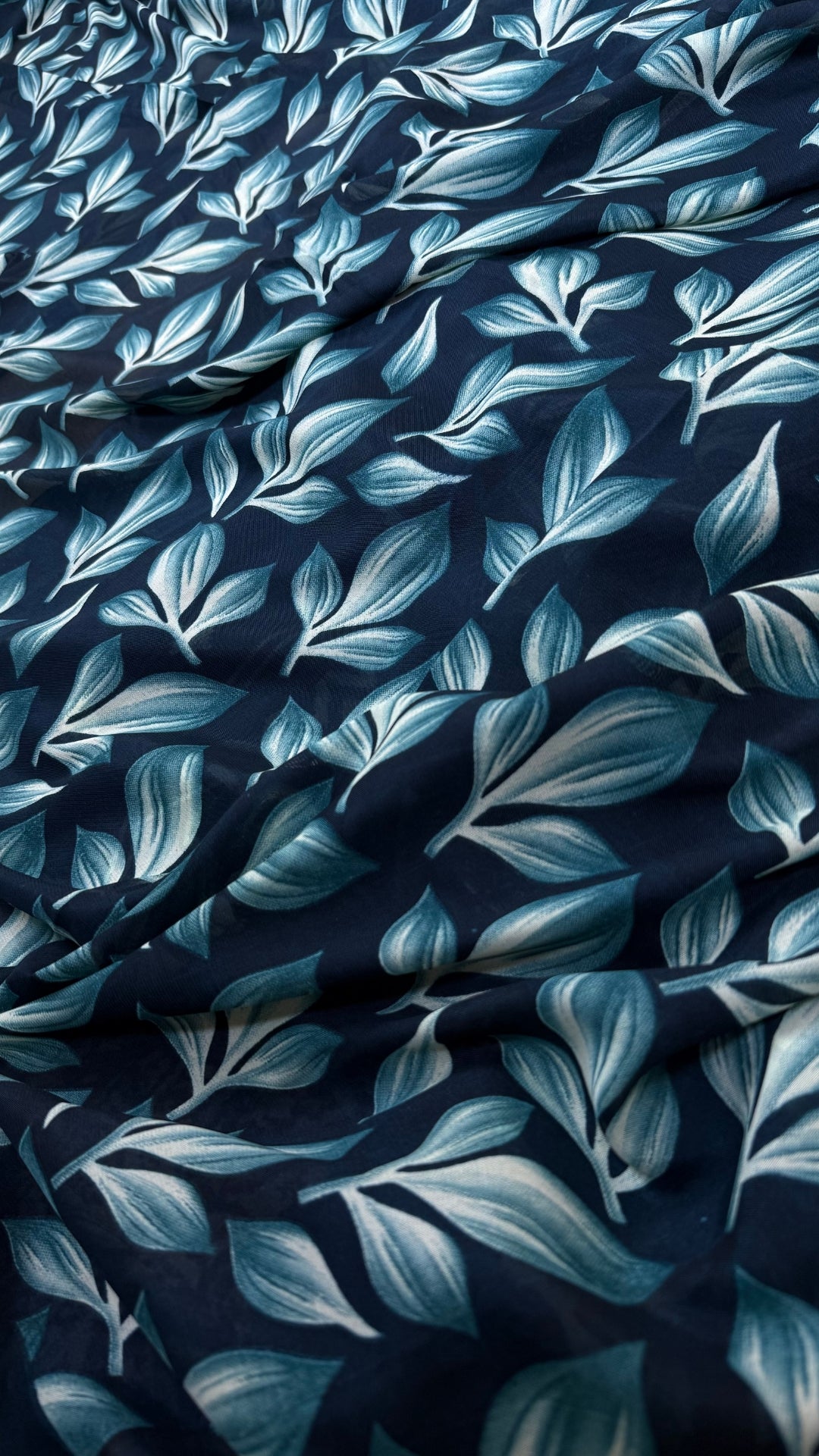 Elegant Navy Blue Leaf Print Georgette Saree with Blouse Piece – Lightweight Party Wear & Casual Saree for Women