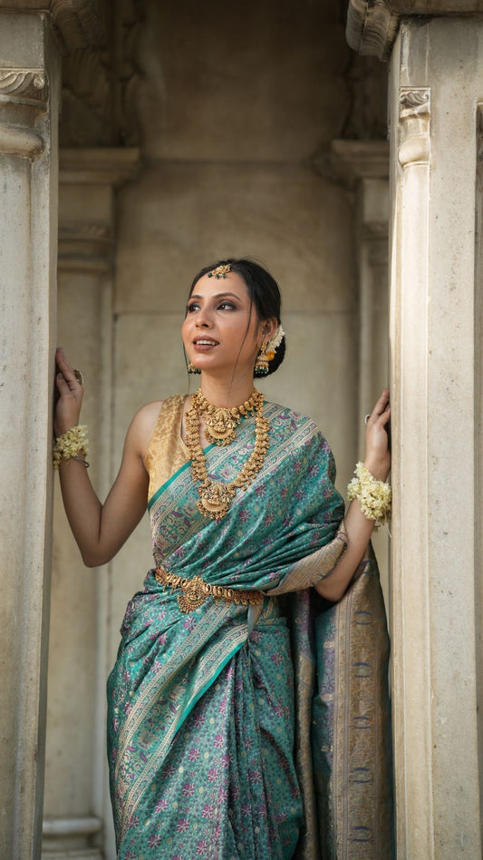 Pure Silk Handloom Dohri Tanchoi Zari Booti Saree
