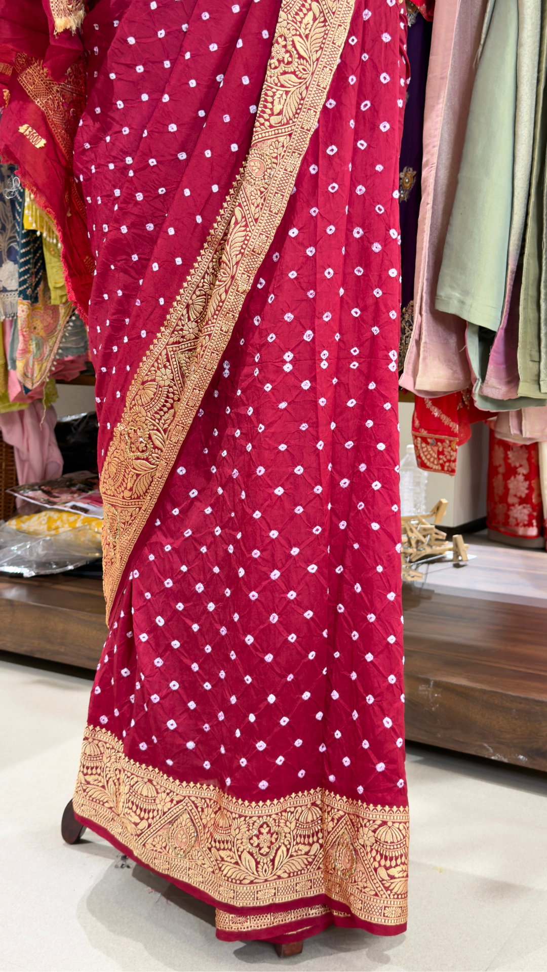 Designer Maroon Dola Silk Saree with Golden Zari Work & Bandhani Motifs – Printed Blouse Included