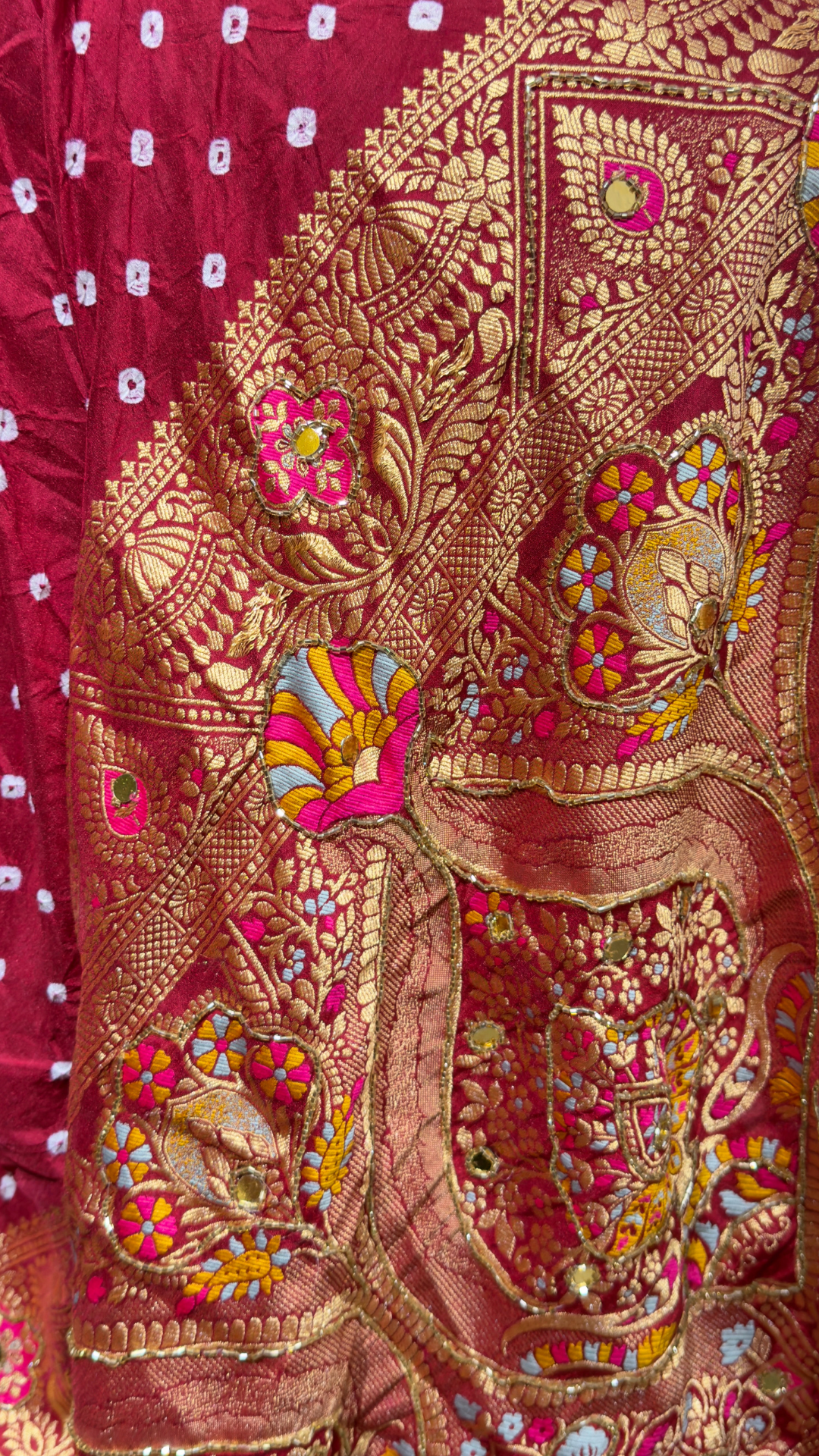 Designer Maroon Dola Silk Saree with Golden Zari Work & Bandhani Motifs – Printed Blouse Included