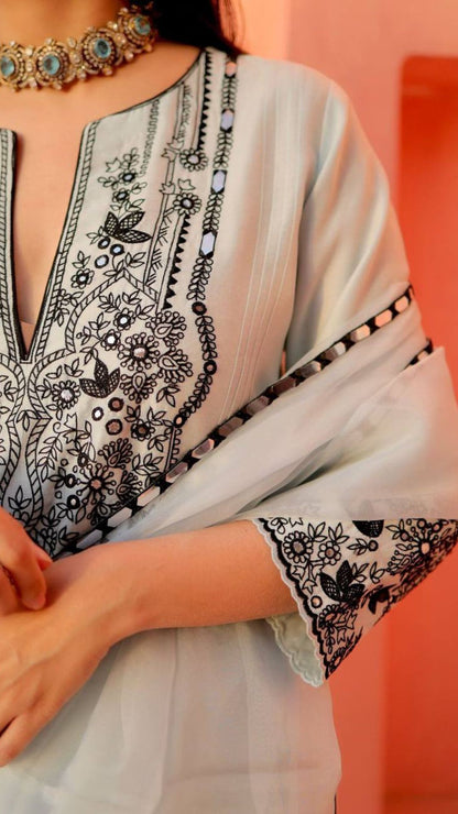 Elegant Georgette Embroidered Kurta Set with Pant & Dupatta (3-Piece Set)