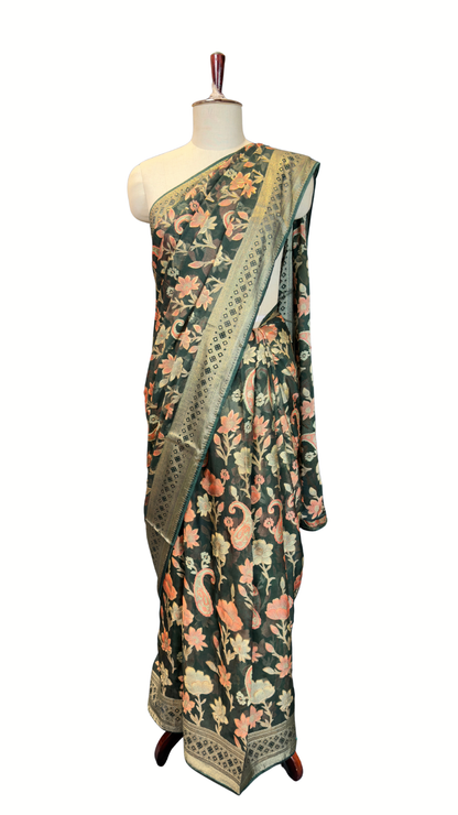 BanaraShe Dark Green Floral Printed Saree with Traditional Paisley Motifs & Green Designer Border