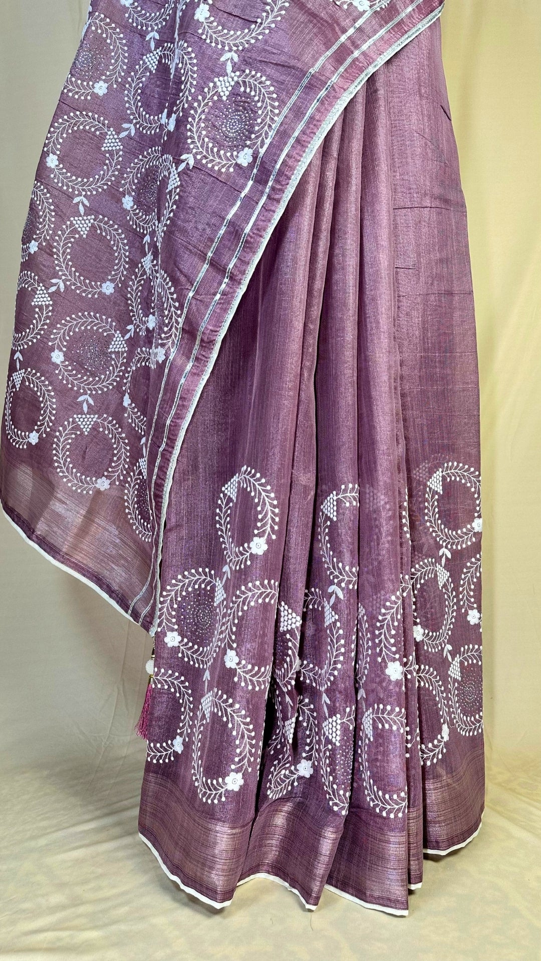 Elegant purple tissue Saree with Embroidery border& Floral Motifs,