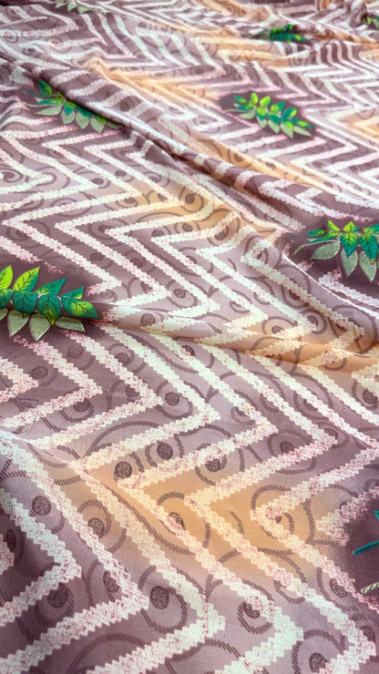 Trendy Mauve Zigzag Printed Georgette Saree with Floral Design & Blouse Piece – Lightweight Daily Wear Saree for Women