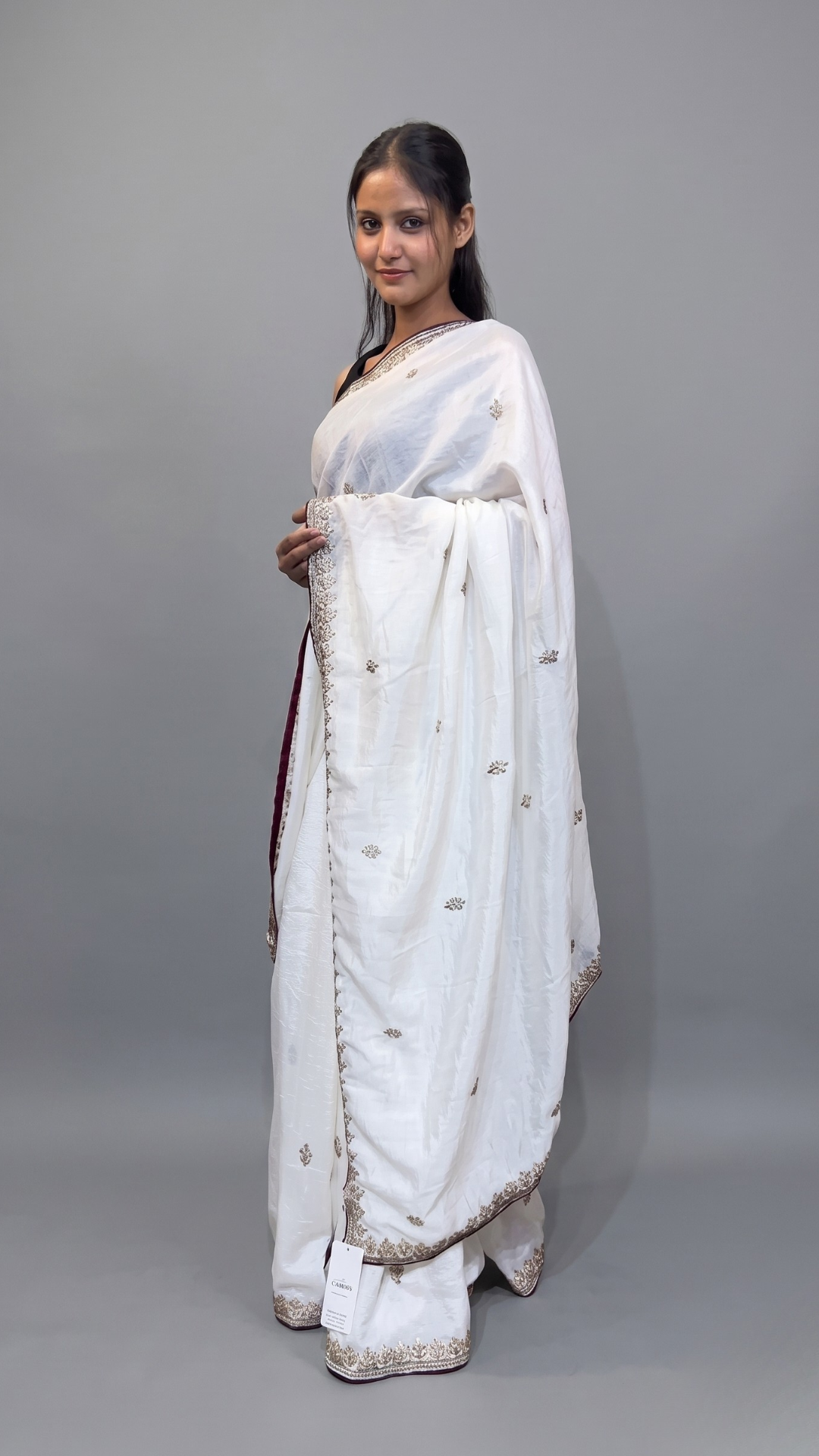 Banarashe Elegant White Georgette Saree with Delicate Zari Border