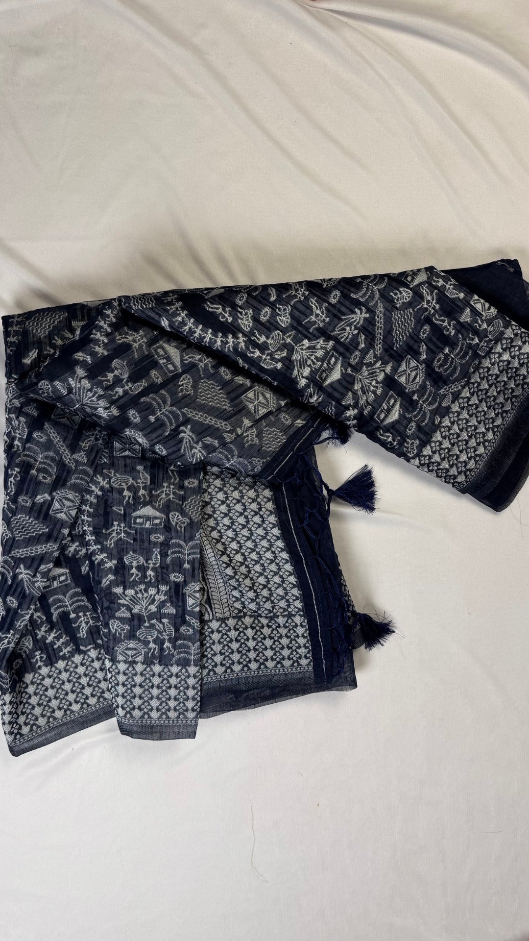 Banarashe Navy Blue & Cream Handloom Banarasi CottonsSaree with Dual Motifs