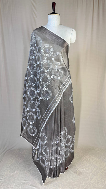 Elegant grey tissue Saree with Embroidery border& Floral Motifs,