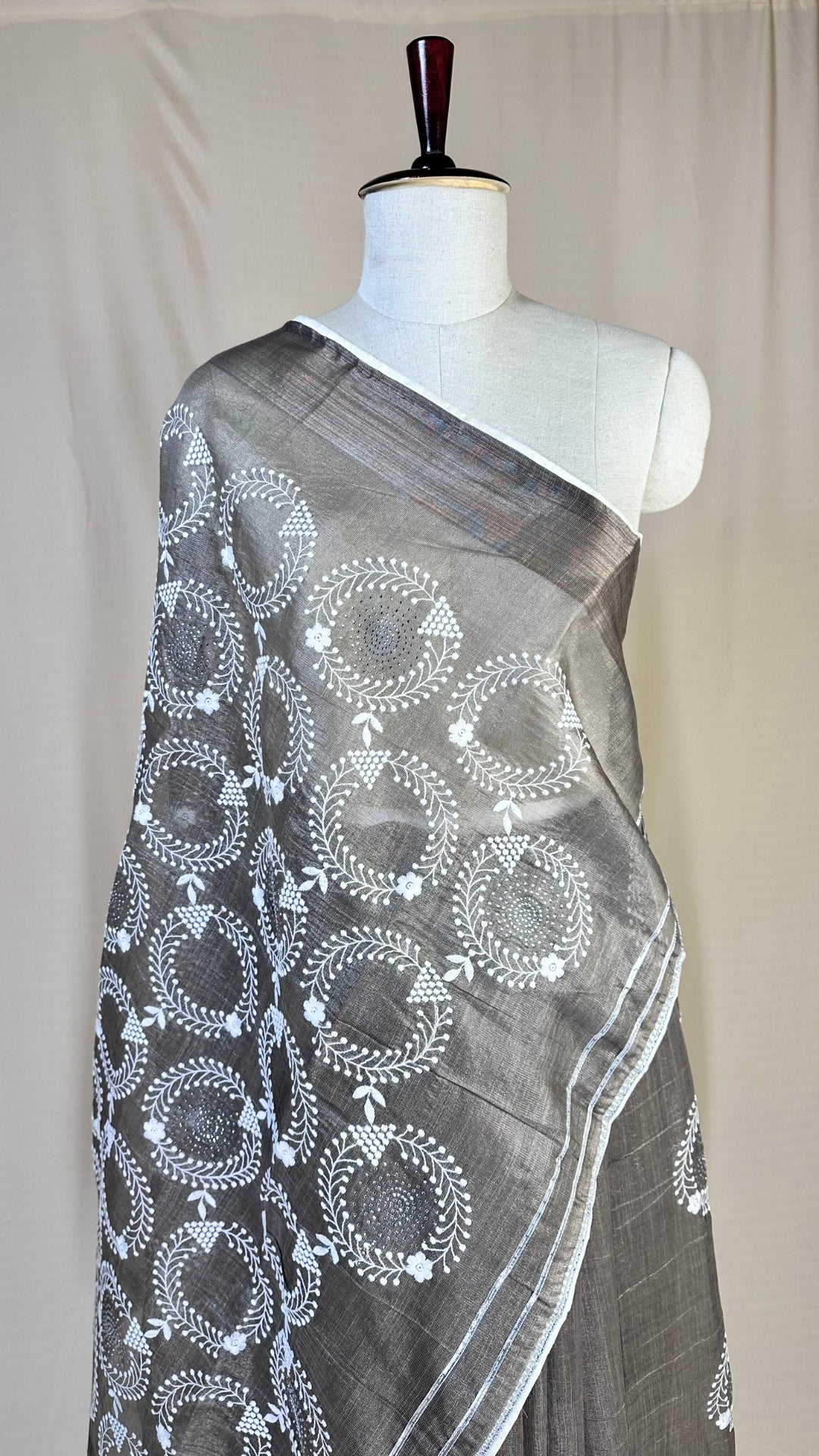 Elegant grey tissue Saree with Embroidery border& Floral Motifs,