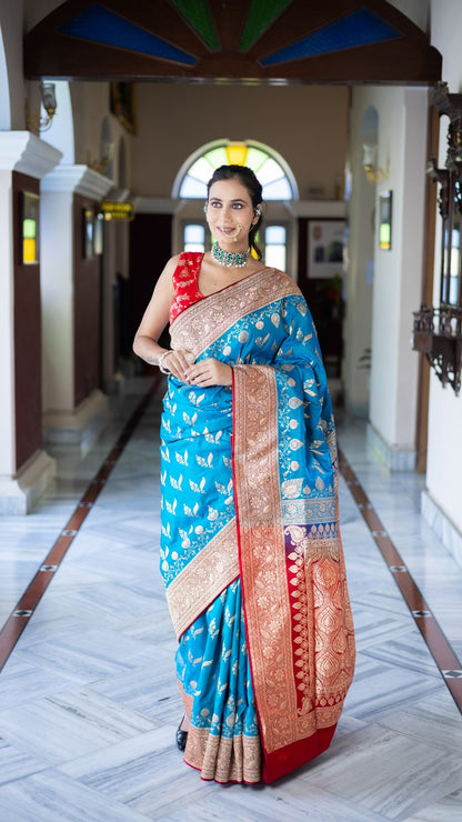 Blue Kanjivaram Silk Saree with Dual-Tone Copper Zari Weave