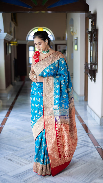 Blue Kanjivaram Silk Saree with Dual-Tone Copper Zari Weave