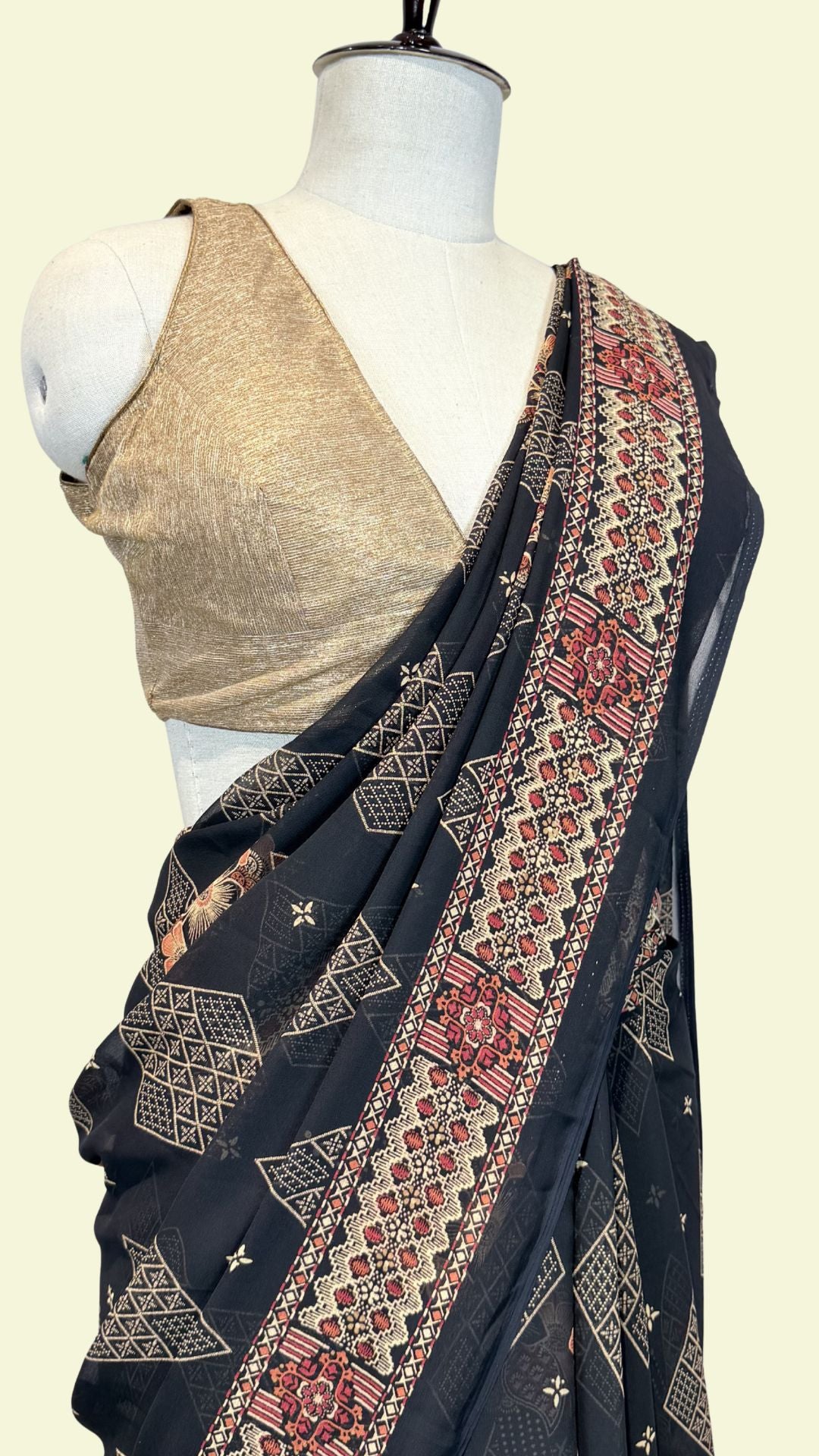 Black Geometric Printed Synthetic Saree