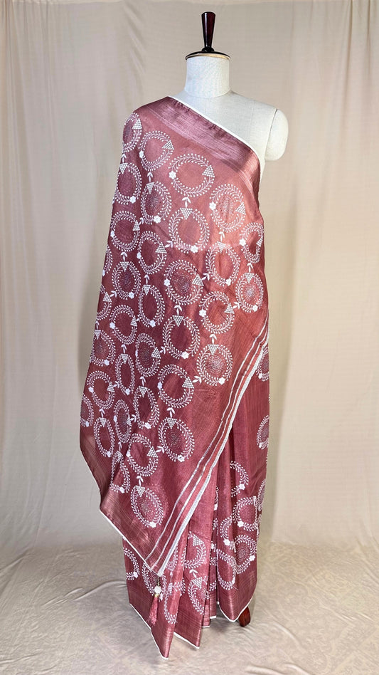 Elegant maroon tissue Saree with Embroidery border& Floral Motifs,