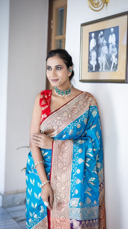 Blue Kanjivaram Silk Saree with Dual-Tone Copper Zari Weave