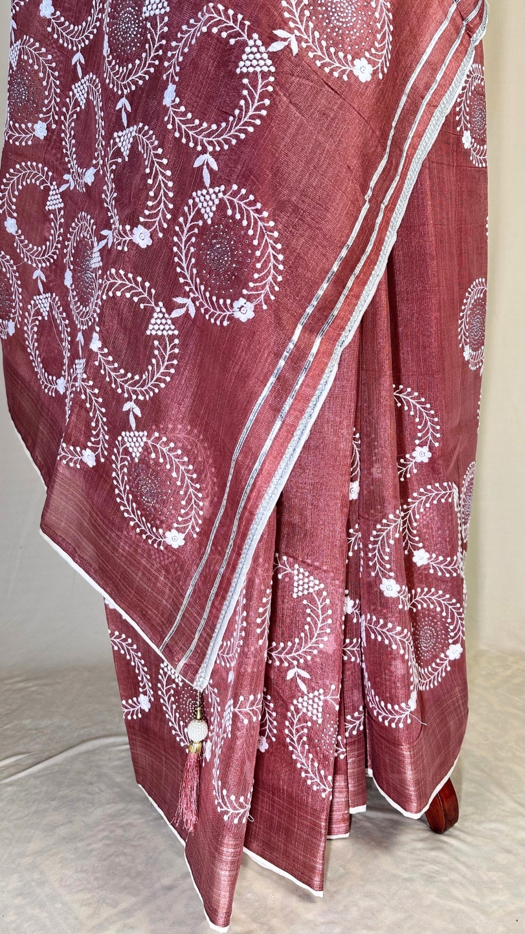Elegant maroon tissue Saree with Embroidery border& Floral Motifs,