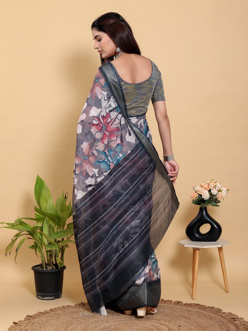 Abstract Grey & Black Floral Linen Cotton Saree