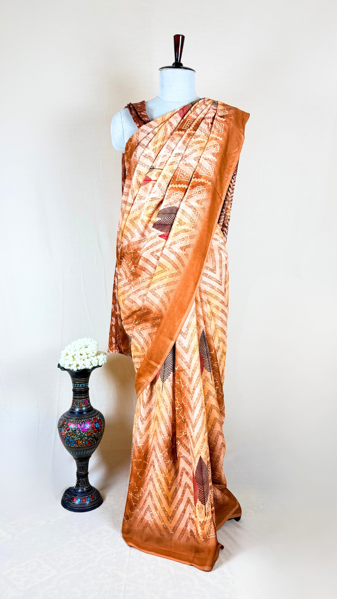 Geometric Print Banarasi Georgette Saree  (Brown)