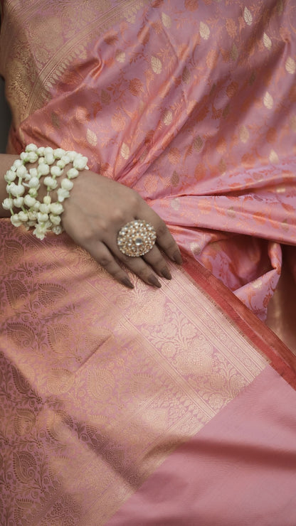 Pure Silk Handloom Tanchoi Booti Saree – Pink with Golden Zari Border
