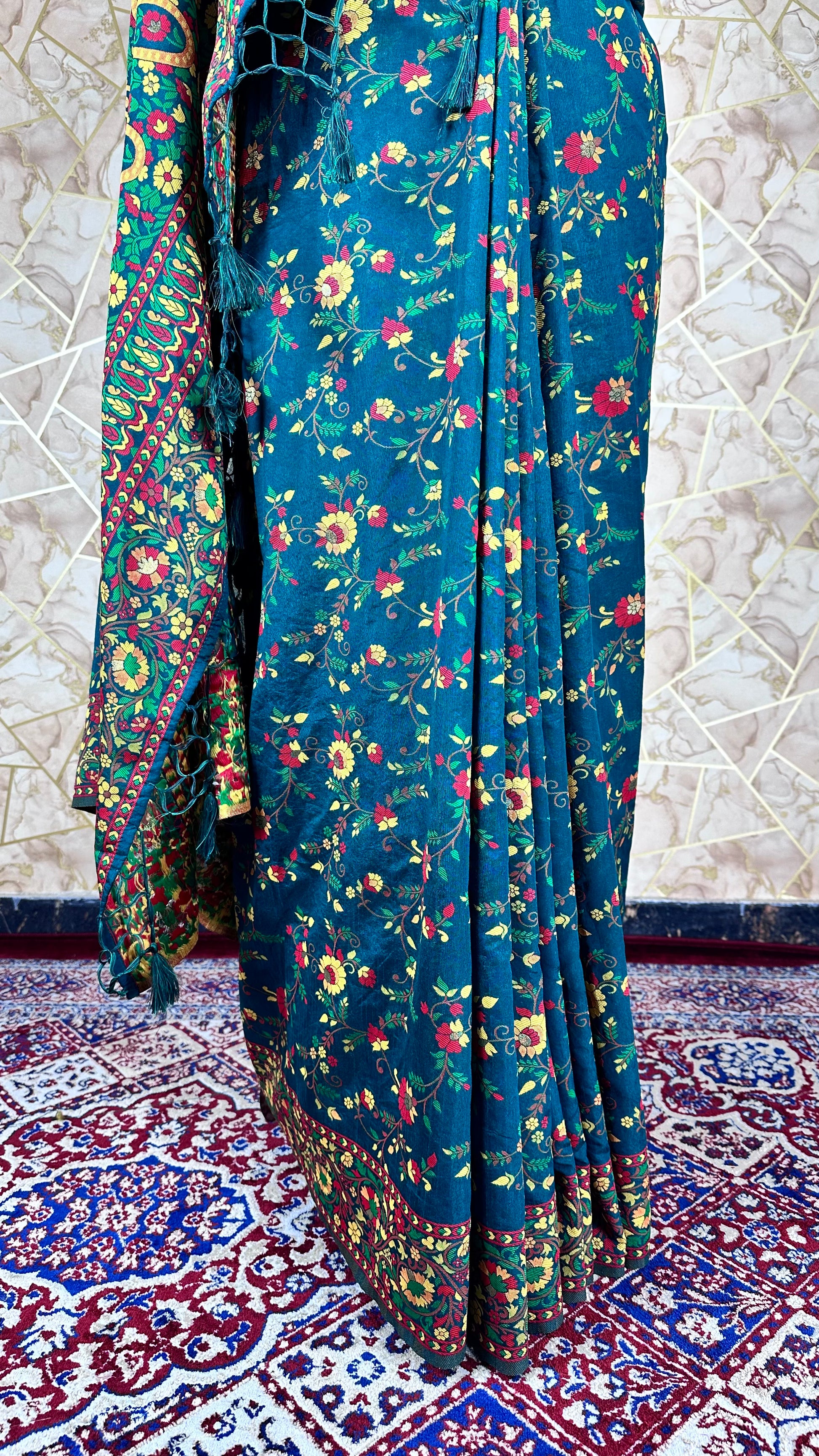 Elegant Green Floral Meenakari Saree With Blause piece for Festival Wear,