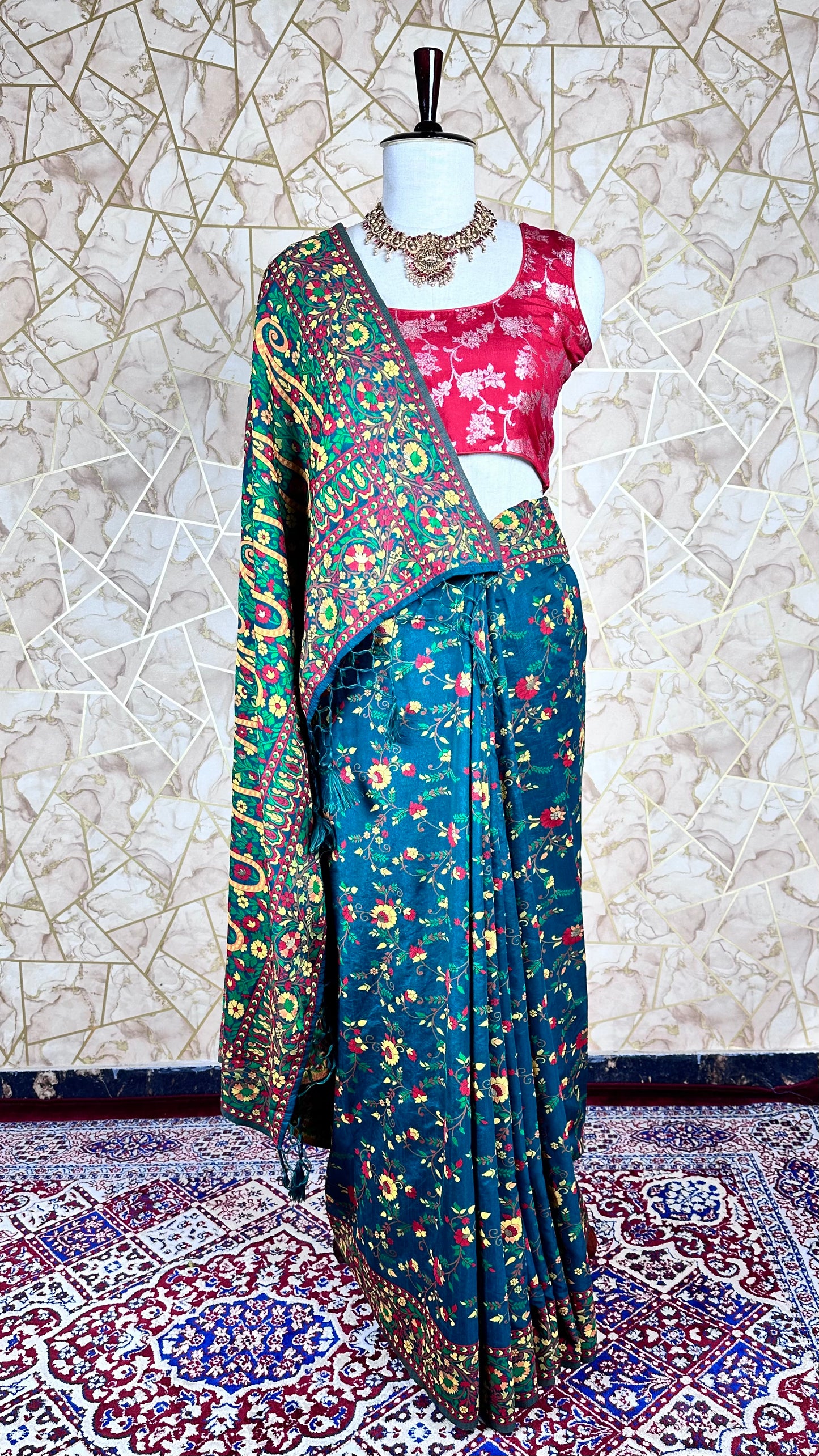 Elegant Green Floral Meenakari Saree With Blause piece for Festival Wear,
