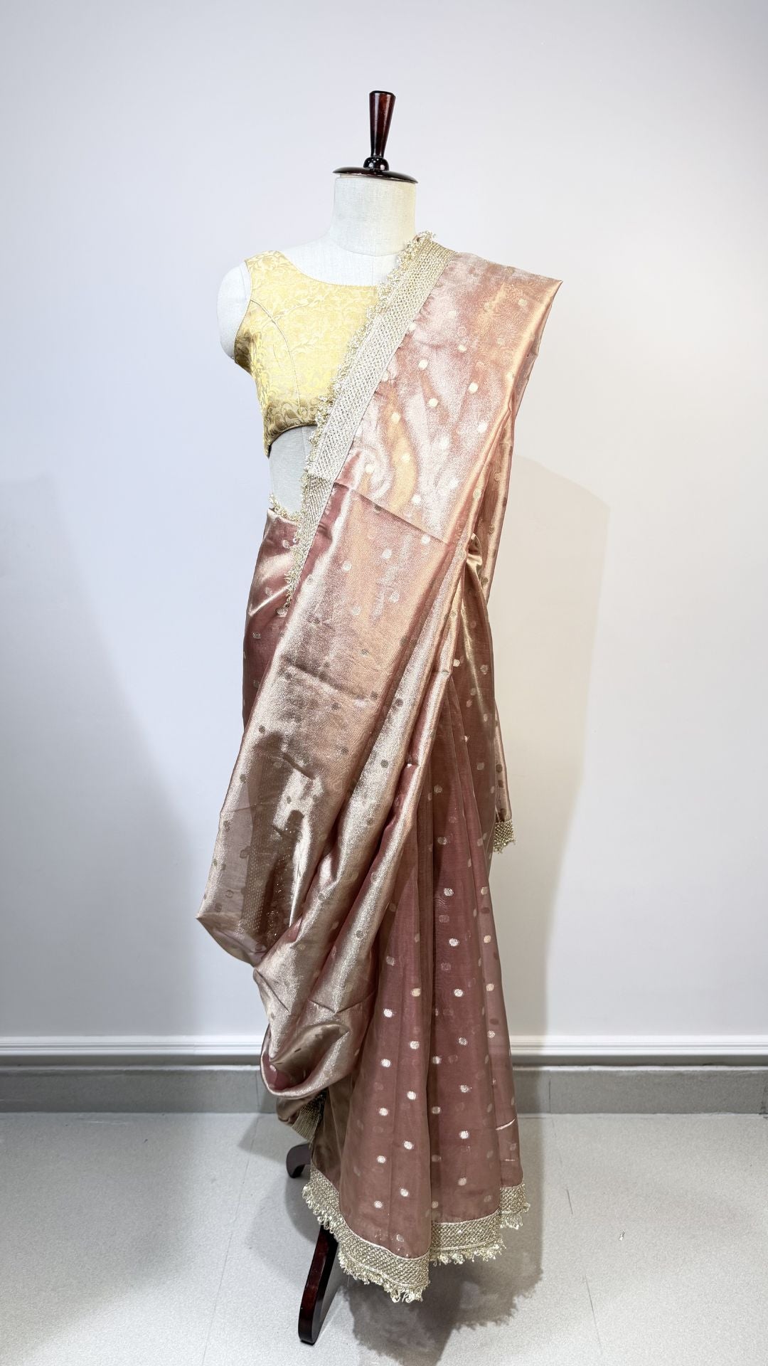 Tissue Chunri Saree with Lace Border