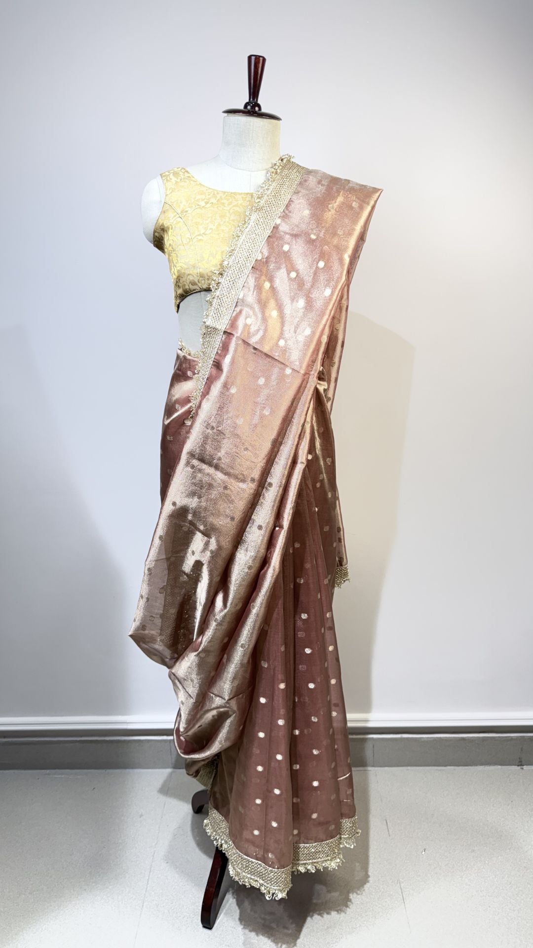 Tissue Chunri Saree with Lace Border
