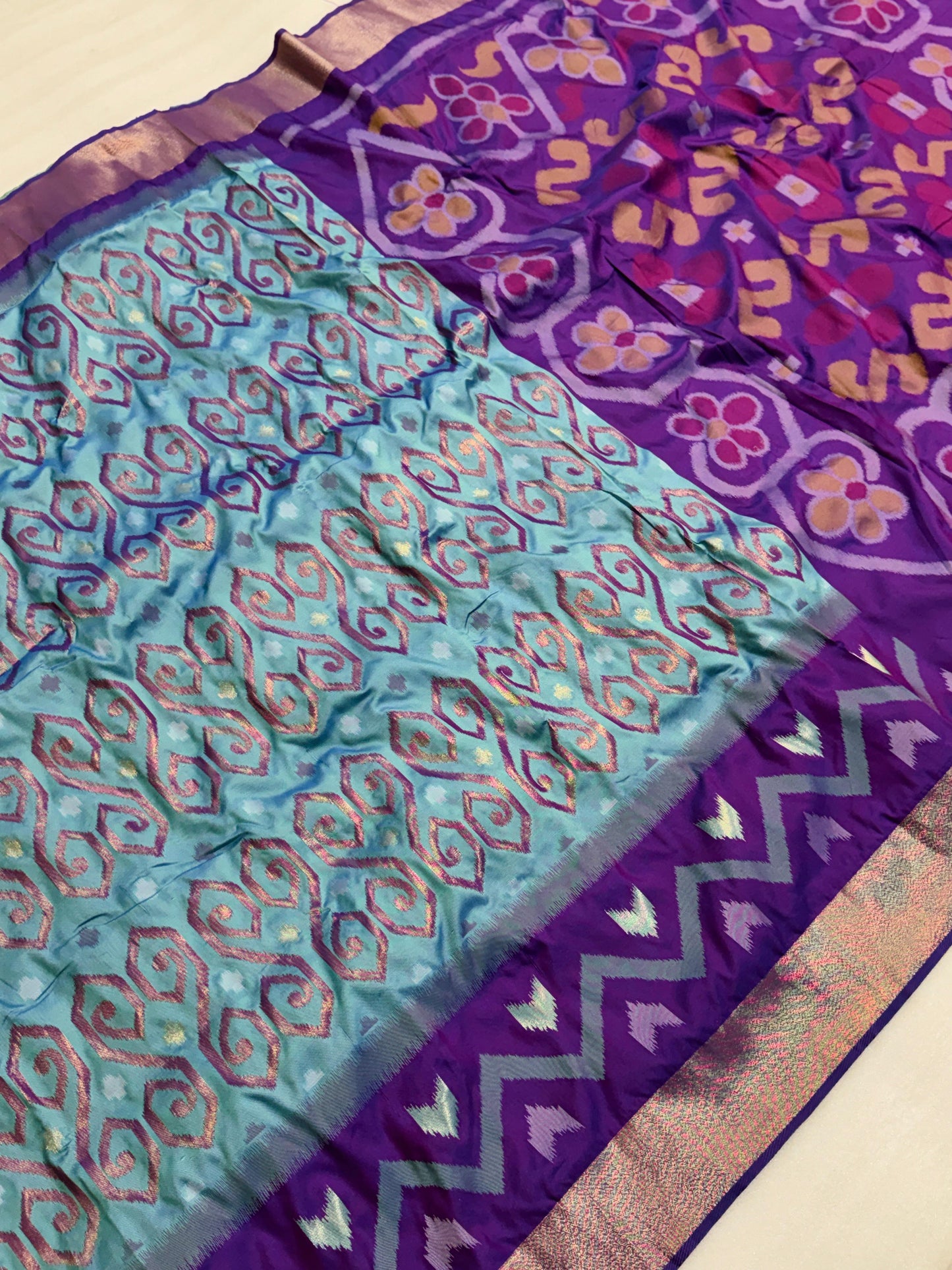 Premium Soft Silk Patola Weaving Saree with Rich Zari Pallu & Contrast Blouse